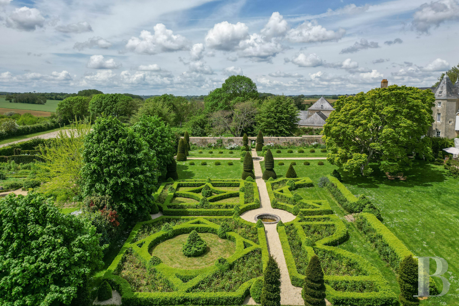A 15th century manor and its remarkable garden west of Le Mans in Sarthe - photo  n°5